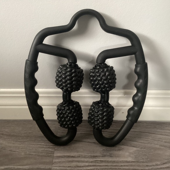 Foam Manual Muscle Massage Roller - Picture 2 of 4